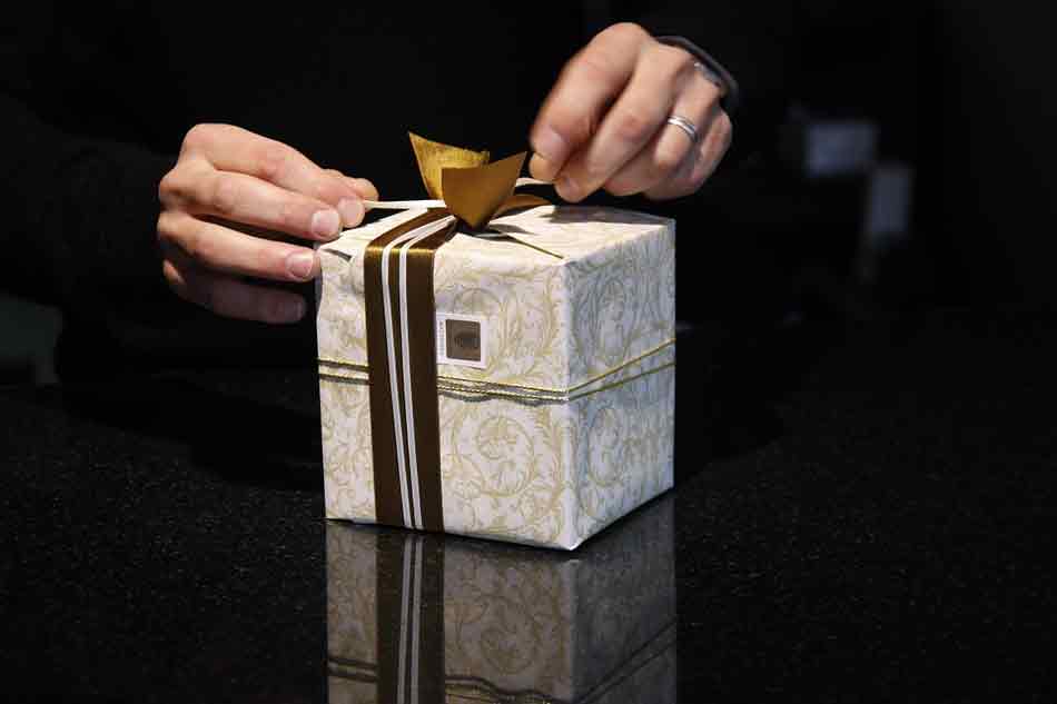 La oportunidad de un regalo Los regalos y las tarjetas